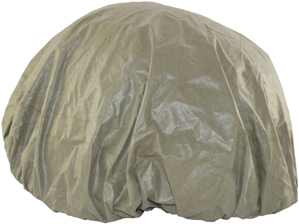 Couvre-casque en place. Couvre-casque en place.