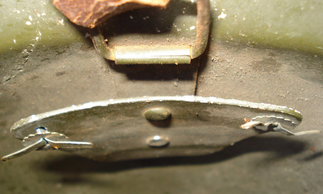 Support de coiffe monté sur lame ressort. Support de coiffe monté sur lame ressort.