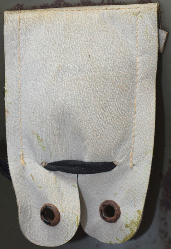 Envers patte de coiffe.