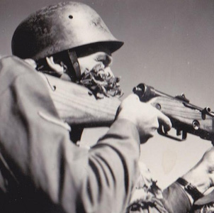 Casques allemands en usage au sein de l'armée yougoslave. Casques allemands en usage au sein de l'armée yougoslave.