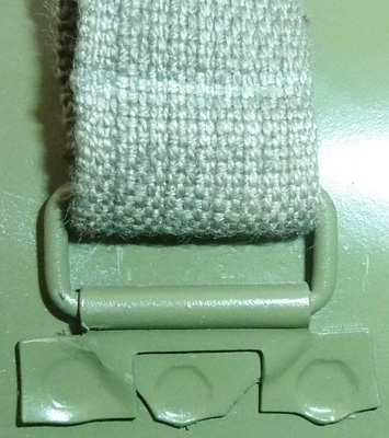 Passant de jugulaire. Passant de jugulaire.