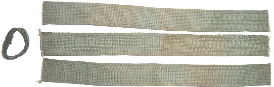 Bandes de toile constituant la suspension, réuni par un anneau de toile. Bandes de toile constituant la suspension, réuni par un anneau de toile.