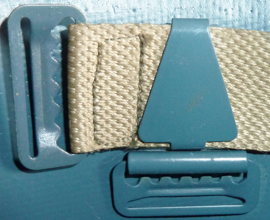 Détail maintien du cerclage en toile. Détail maintien du cerclage en toile.