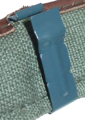 Clip inséré dans le bandeau. Clip inséré dans le bandeau.