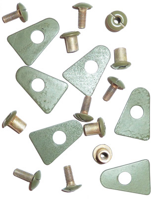 Vis/écrou et plaque de fixation. Vis/écrou et plaque de fixation.