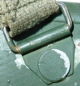 Passant de jugulaire. Passant de jugulaire.